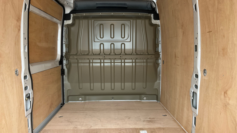 Peugeot Boxer 3500 L3 Diesel 2.2 BlueHDi 140 H2 Van Professional